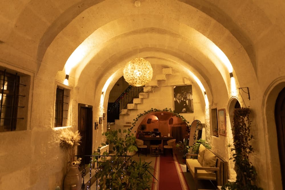 Lemon Cave Suites And Coffee House