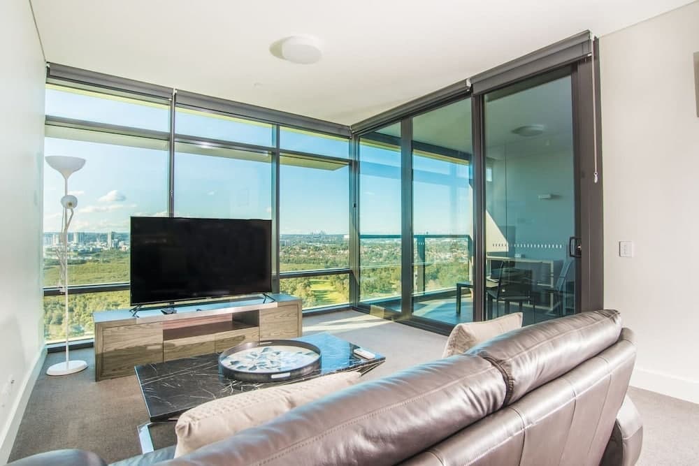 2bed1bath High-end APT at Olympic Parkviews+p