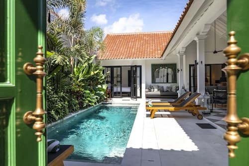 Villa Nago