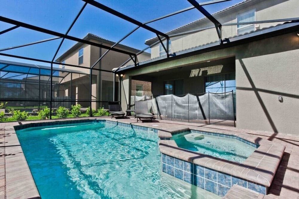 Luxury 5 Bedroom Private Pool IHR 1019