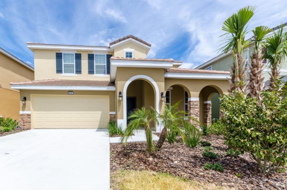 Elegant 5 Bed 4,5 Ba Villa Game Room Pool Spa 5298w