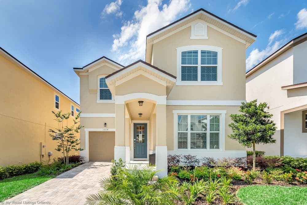 Spectacular 6 Bedroom 5 Bathroom House