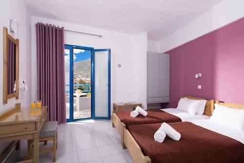 Spacious One Bedroom Apt With Lovely Mountain View