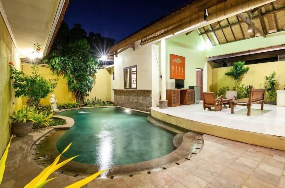 PB - 6BR- V1 & V3 6BR Private Pool Villa, Walk to Seminyak Beach