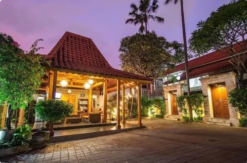 SMV . 10-BR · 10BR Pool Prime Area Walk to Beach and Shops