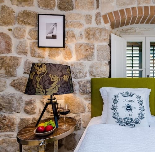 Villa Monte Santo by DuHomes