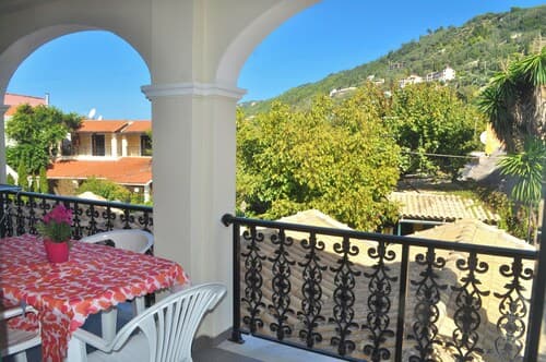 Holiday Apartments "yannis" on Agios Gordios Beach in Corfu