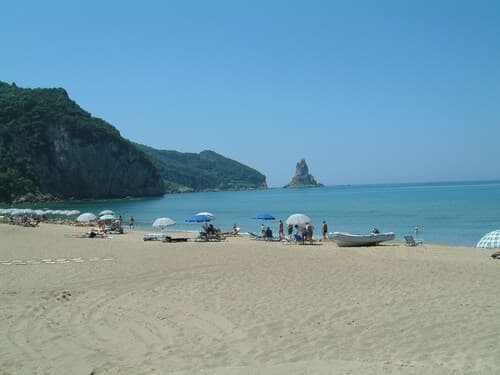 Holiday Studio Apartments "yannis" on the Beach of Agios Gordios in Corfu