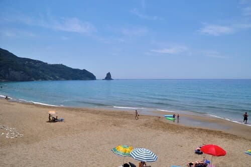 Holiday Studio Apartments Yannis on Agios Gordios Beach in Corfu