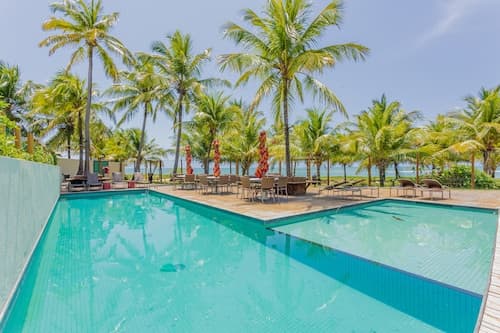 IT03 Bangalo Duplex 3 Suites Pe na Areia