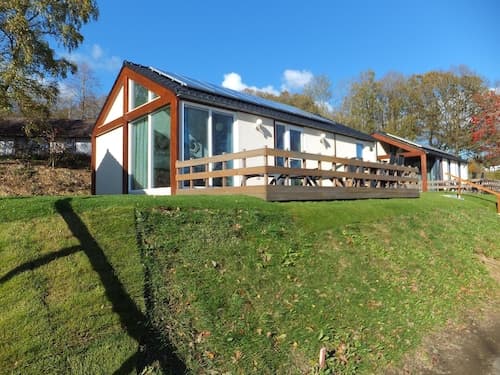 Detached Bungalow with Washing Machine near Lake