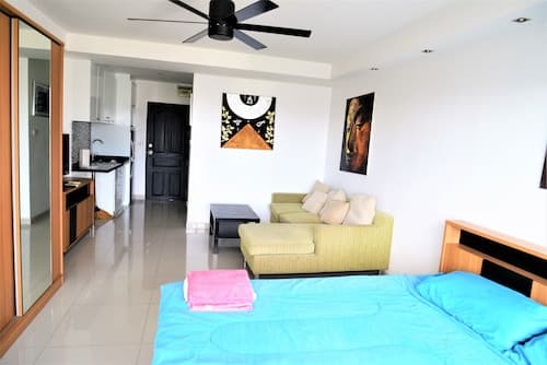 Pattaya Plaza Condotel Large Studio Apartment Sukhumvit