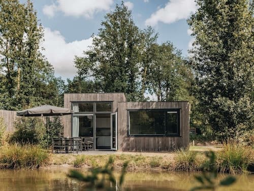 Water Lodge in Schaijk by the Waterside