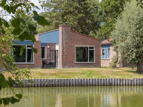 Restyled Bungalow with Dishwasher near Nature Reserve
