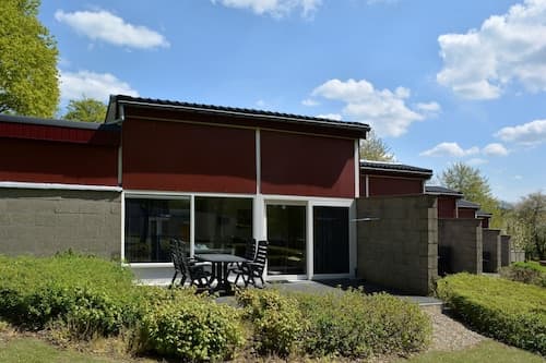 Well-kept Bungalow With Microwave Near Valkenburg