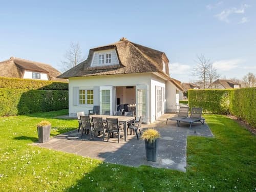 Restyled Villa With Dishwasher, Near the Beach