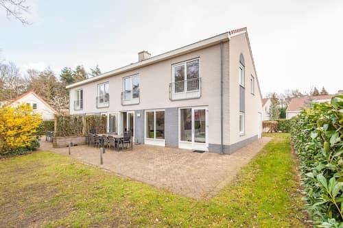 Villa in Arcen With Pool & Family Amenities