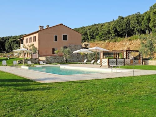 Luxury, Modern Apartment With Pool and Stunning Views