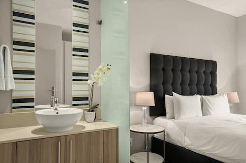 Easy Stay - The Tyrwhitt