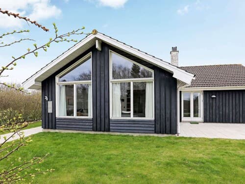 10 Person Holiday Home in Fjerritslev-by Traum