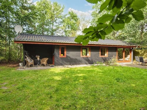 Vintage Holiday Home near Ulfborg with Conservatory
