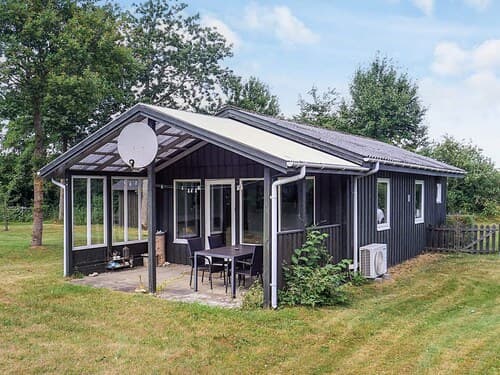2 Person Holiday Home in Thyholm-by Traum