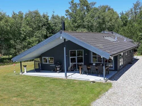 Lively Holiday Home in Ålbæk near Sea