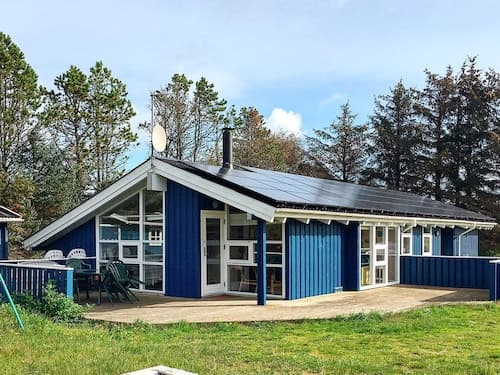 10 Person Holiday Home in Albaek