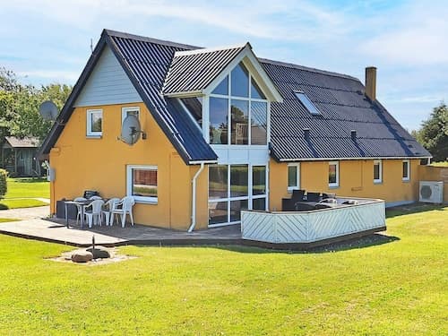 Spacious Holiday Home in Vinderup near Fjord