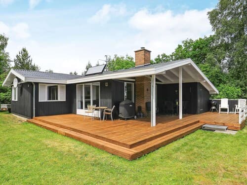 8 Person Holiday Home in Hojslev-by Traum