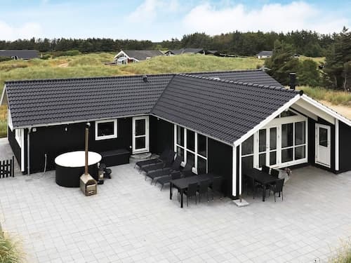 10 Person Holiday Home in Lokken-by Traum