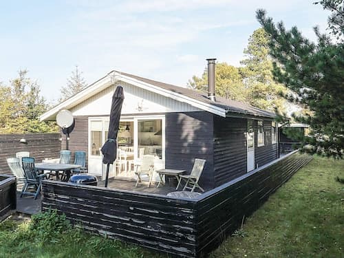 Peaceful Holiday Home in Storvorde near Sea