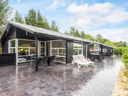 5 Star Holiday Home in Henne