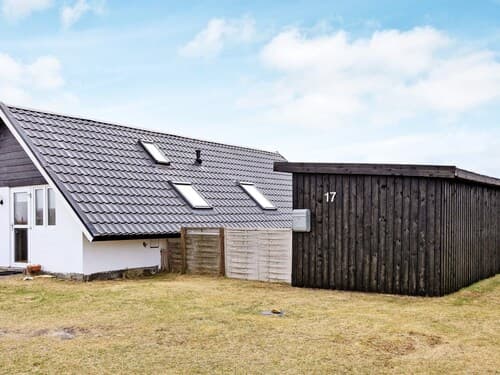 Cozy Holiday Home in Harboøre near North Sea & Beach