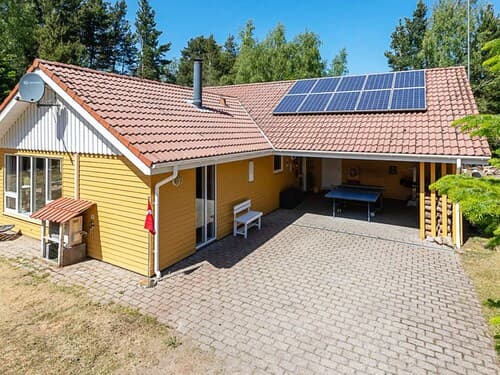 10 Person Holiday Home in Hojslev-by Traum