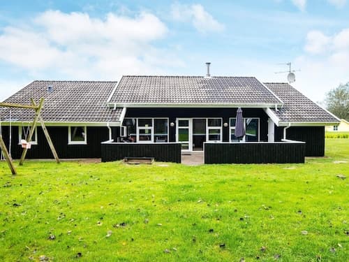 10 Person Holiday Home in Nordborg-by Traum