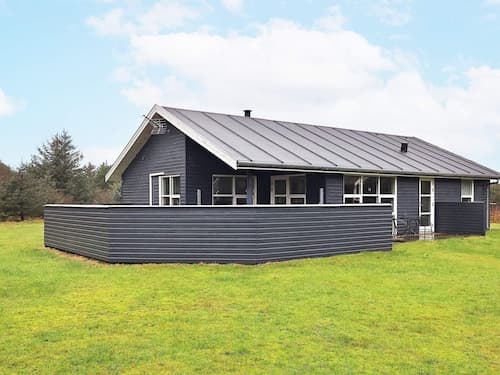5 Star Holiday Home in Lokken