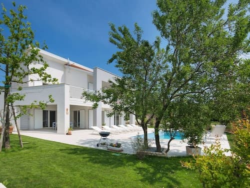 Exquisite Villa in Stanisovi With Swimming Pool