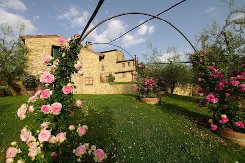 Rustic Villa with Private Pool near Montepulciano