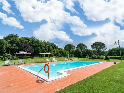 Farmhouse With Pool View