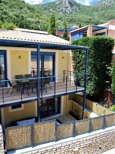 Bohemia Beach House Villa Near North-east Coast