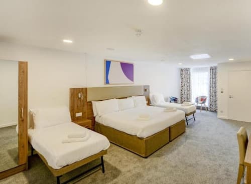 OYO Plymouth Central Hotel