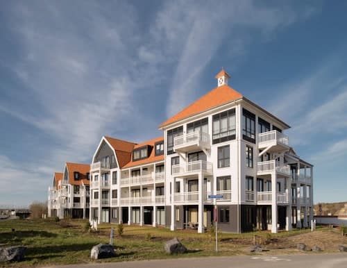 Luxurious Penthouse With 3 Bathrooms, Near the Sea