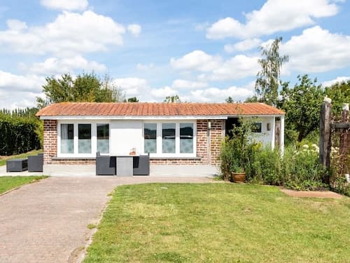 Inviting Chalet in Westouter With Garden