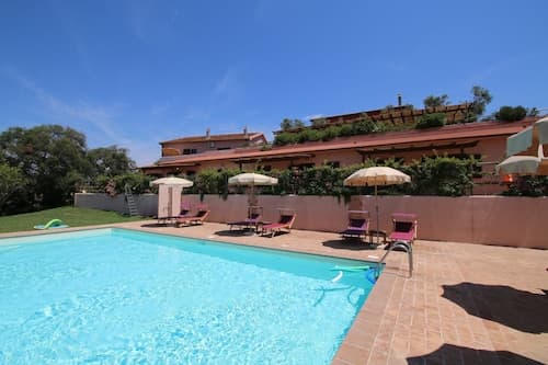 Farmhouse Montalto Near Sandy Beaches