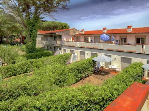 Scenic Holiday Home in Giannella near Beach