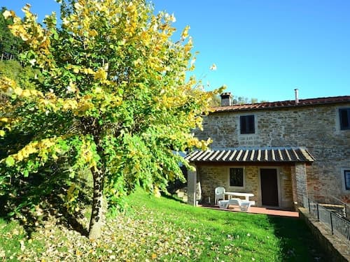 Attractive Farmhouse in Tuscany With Swimming Pool