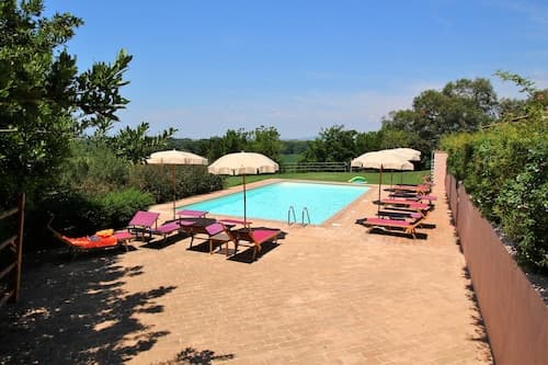 Apartment in Montalto Near Lake and Pool
