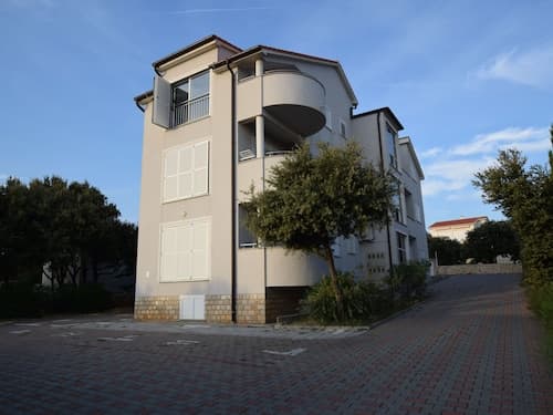 Apartment in Mandre Near the Sea