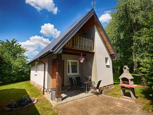 A Quiet Cottage in a Seaside Village. Living Room, two Bedrooms, a Large Garden